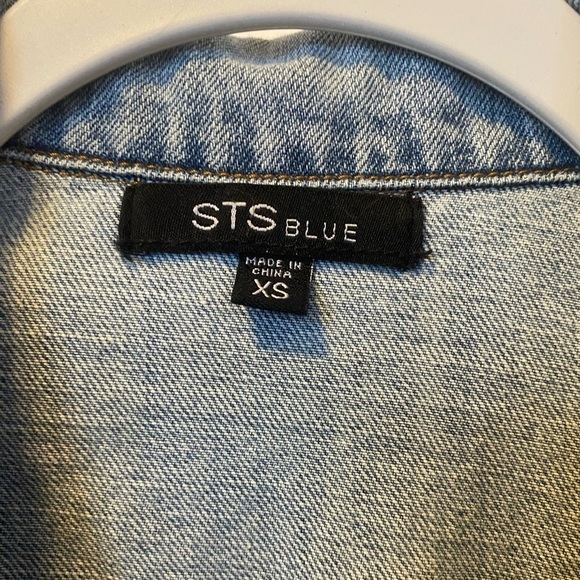 STS Blue Women’s Distressed Jean Jacket, Size XS - Picture 8 of 10
